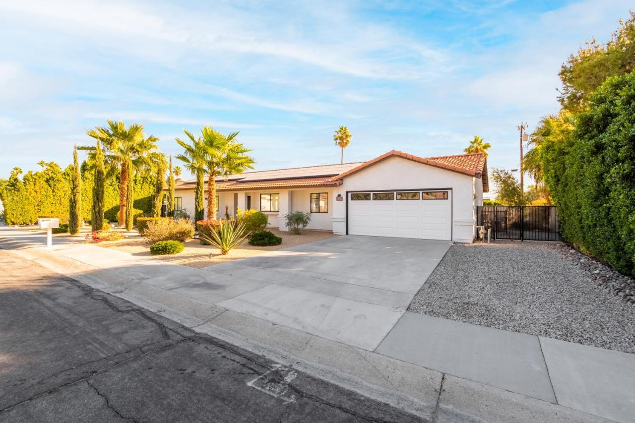 Beautiful Palm Springs Home Large Private Yard Ngoại thất bức ảnh